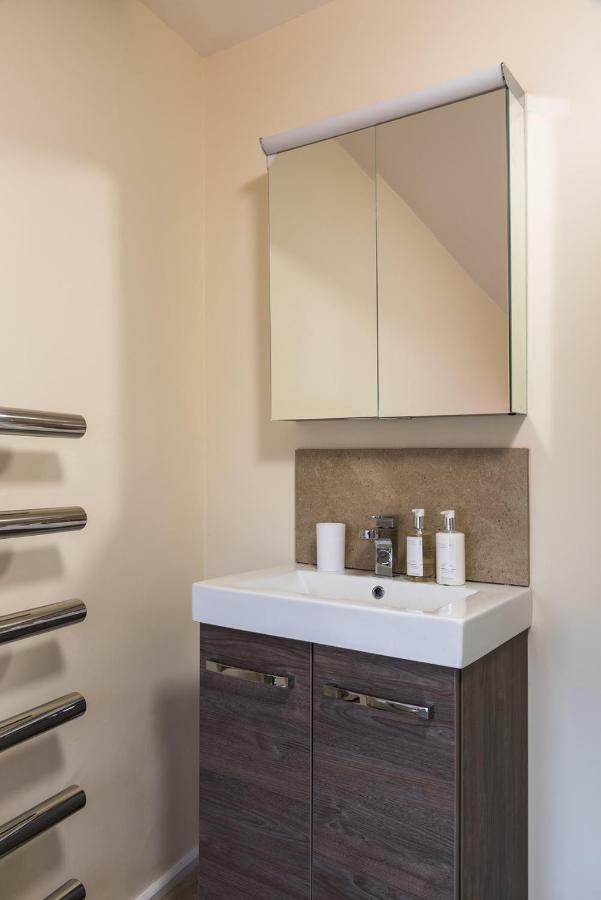 Luxury 3 Bed Flat In The Centre Of Woodstockアパートメント エクステリア 写真