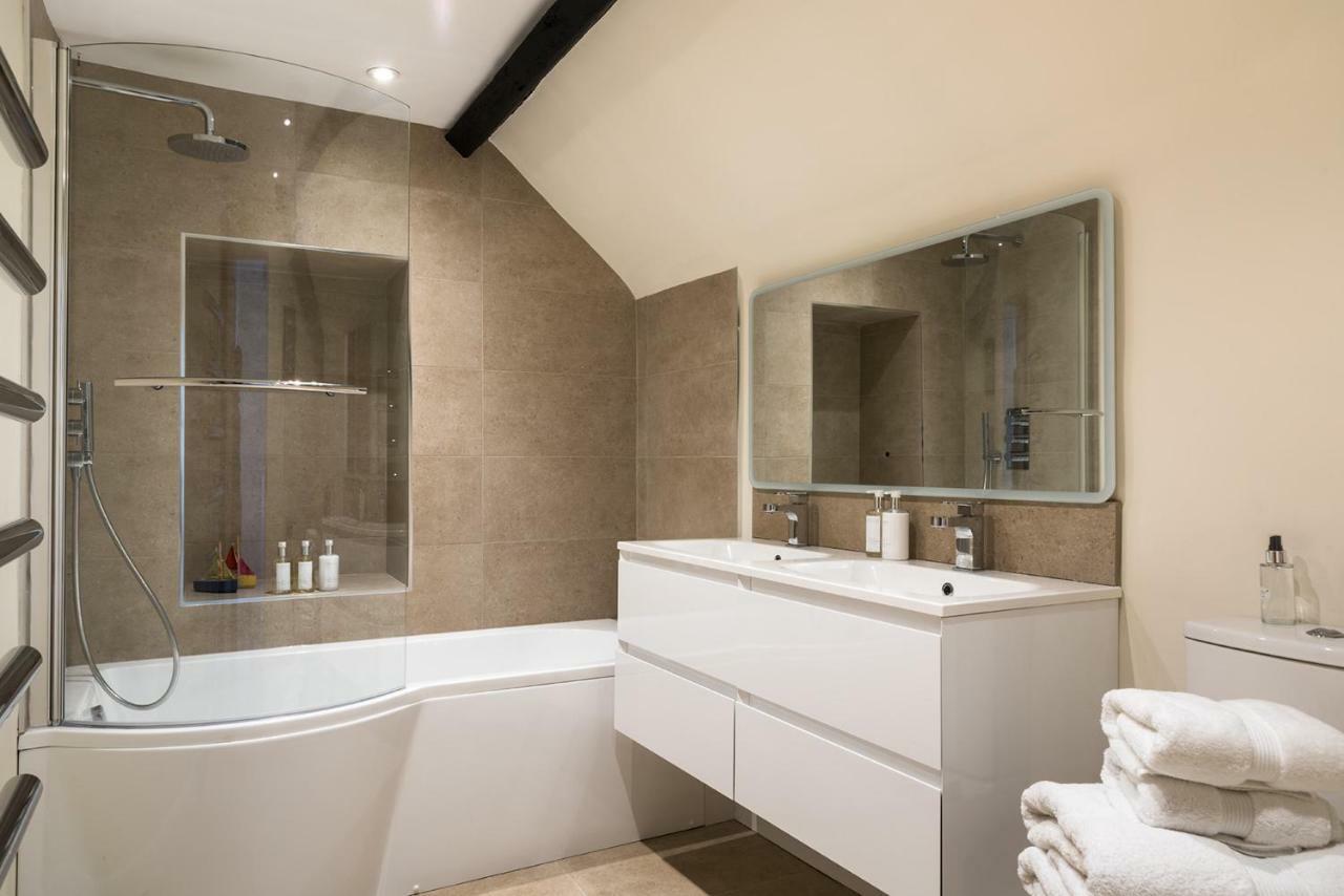 Luxury 3 Bed Flat In The Centre Of Woodstockアパートメント エクステリア 写真